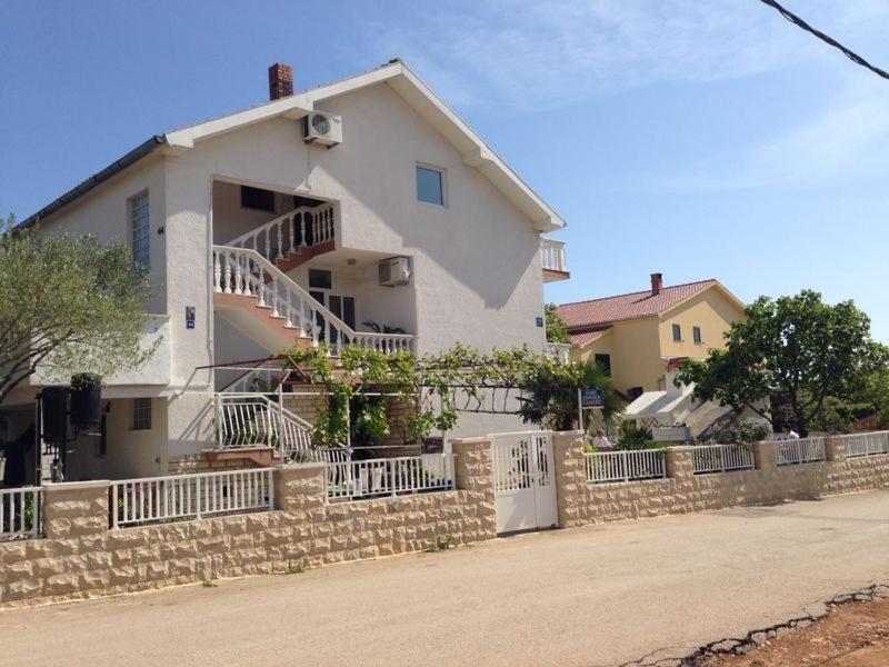 Apartmani Slavica Biograd Na Moru Eksteriør billede