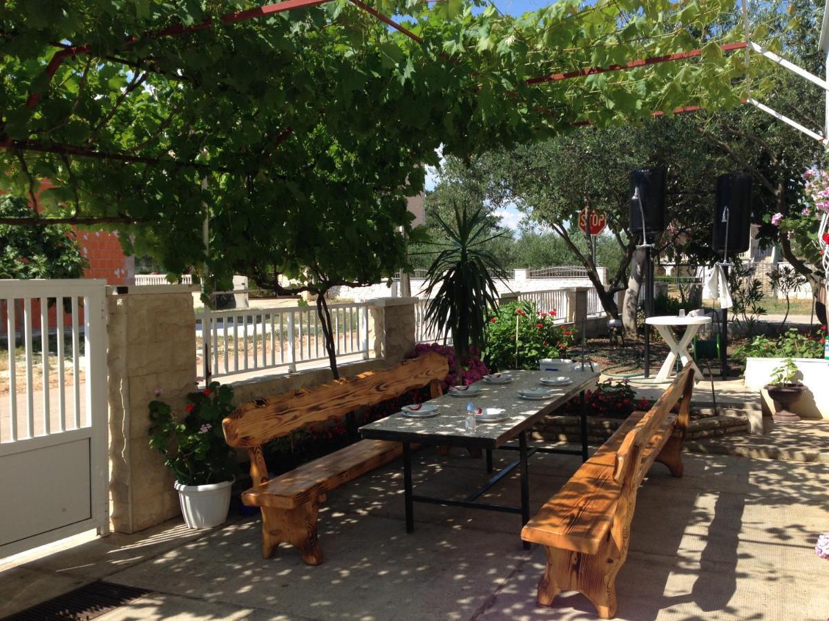 Apartmani Slavica Biograd Na Moru Eksteriør billede